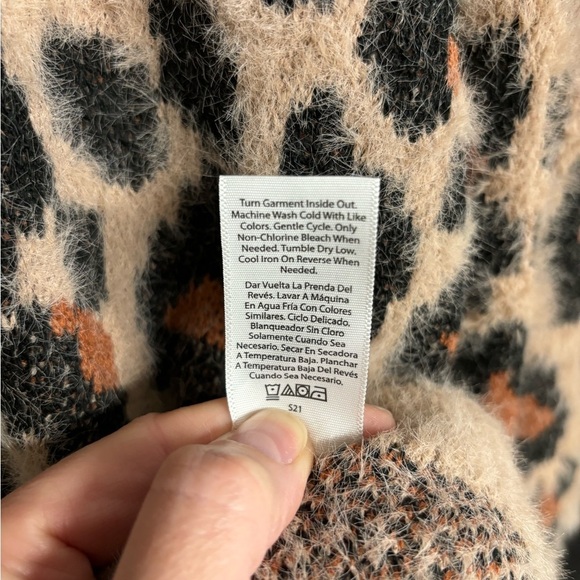 Leopard Print, Eyelash Sweater, Size XL, Time and Tru - Picture 7 of 7